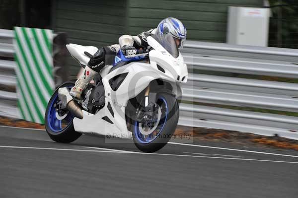 Motorcycle action photographs;Trackday digital images;event digital images;eventdigitalimages;no limits trackday;oulton park;oulton park circuit cheshire;oulton park photographs;peter wileman photography;trackday;trackday photos