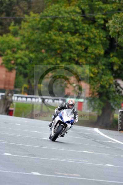 Motorcycle action photographs;Trackday digital images;event digital images;eventdigitalimages;no limits trackday;oulton park;oulton park circuit cheshire;oulton park photographs;peter wileman photography;trackday;trackday photos