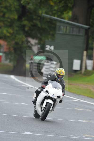 Motorcycle action photographs;Trackday digital images;event digital images;eventdigitalimages;no limits trackday;oulton park;oulton park circuit cheshire;oulton park photographs;peter wileman photography;trackday;trackday photos