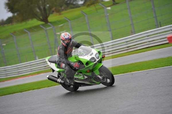 Motorcycle action photographs;Trackday digital images;event digital images;eventdigitalimages;no limits trackday;oulton park;oulton park circuit cheshire;oulton park photographs;peter wileman photography;trackday;trackday photos