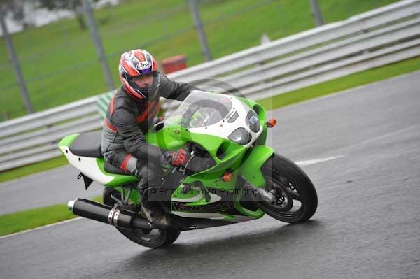 Motorcycle action photographs;Trackday digital images;event digital images;eventdigitalimages;no limits trackday;oulton park;oulton park circuit cheshire;oulton park photographs;peter wileman photography;trackday;trackday photos