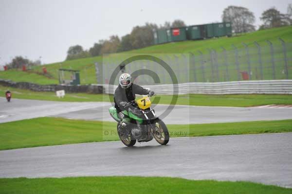 Motorcycle action photographs;Trackday digital images;event digital images;eventdigitalimages;no limits trackday;oulton park;oulton park circuit cheshire;oulton park photographs;peter wileman photography;trackday;trackday photos