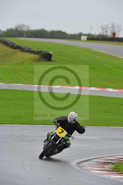 Motorcycle action photographs;Trackday digital images;event digital images;eventdigitalimages;no limits trackday;oulton park;oulton park circuit cheshire;oulton park photographs;peter wileman photography;trackday;trackday photos