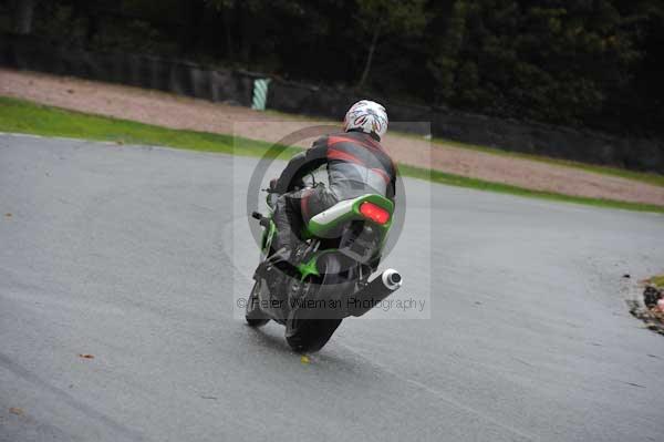 Motorcycle action photographs;Trackday digital images;event digital images;eventdigitalimages;no limits trackday;oulton park;oulton park circuit cheshire;oulton park photographs;peter wileman photography;trackday;trackday photos