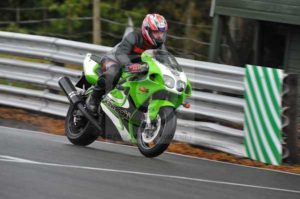 Motorcycle action photographs;Trackday digital images;event digital images;eventdigitalimages;no limits trackday;oulton park;oulton park circuit cheshire;oulton park photographs;peter wileman photography;trackday;trackday photos