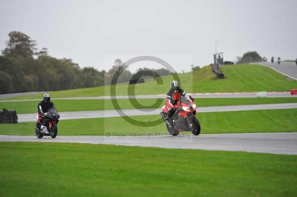 Motorcycle action photographs;Trackday digital images;event digital images;eventdigitalimages;no limits trackday;oulton park;oulton park circuit cheshire;oulton park photographs;peter wileman photography;trackday;trackday photos