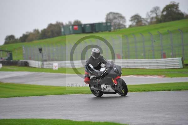 Motorcycle action photographs;Trackday digital images;event digital images;eventdigitalimages;no limits trackday;oulton park;oulton park circuit cheshire;oulton park photographs;peter wileman photography;trackday;trackday photos