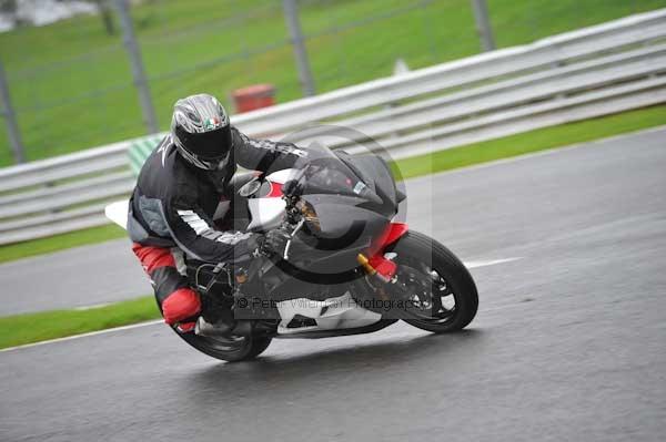 Motorcycle action photographs;Trackday digital images;event digital images;eventdigitalimages;no limits trackday;oulton park;oulton park circuit cheshire;oulton park photographs;peter wileman photography;trackday;trackday photos