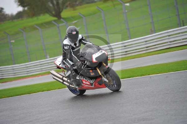 Motorcycle action photographs;Trackday digital images;event digital images;eventdigitalimages;no limits trackday;oulton park;oulton park circuit cheshire;oulton park photographs;peter wileman photography;trackday;trackday photos