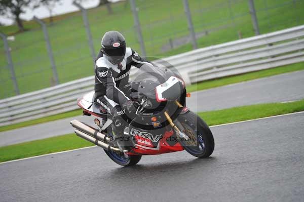 Motorcycle action photographs;Trackday digital images;event digital images;eventdigitalimages;no limits trackday;oulton park;oulton park circuit cheshire;oulton park photographs;peter wileman photography;trackday;trackday photos