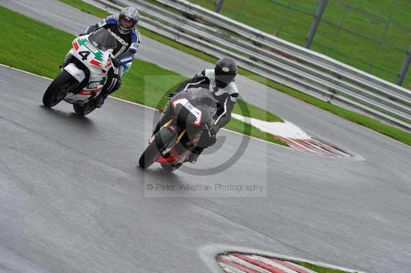 Motorcycle action photographs;Trackday digital images;event digital images;eventdigitalimages;no limits trackday;oulton park;oulton park circuit cheshire;oulton park photographs;peter wileman photography;trackday;trackday photos
