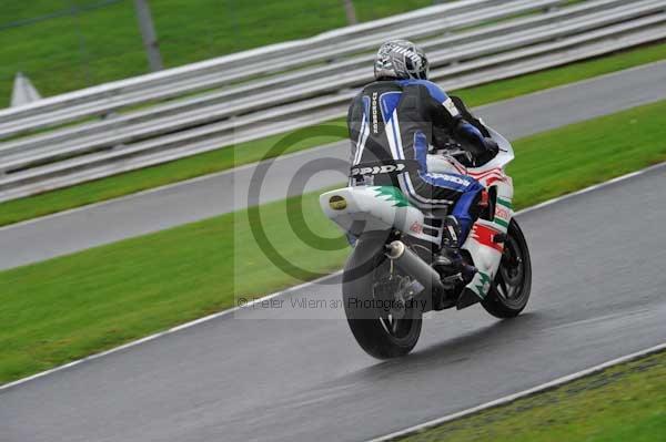 Motorcycle action photographs;Trackday digital images;event digital images;eventdigitalimages;no limits trackday;oulton park;oulton park circuit cheshire;oulton park photographs;peter wileman photography;trackday;trackday photos