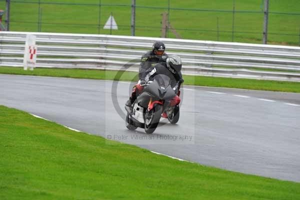 Motorcycle action photographs;Trackday digital images;event digital images;eventdigitalimages;no limits trackday;oulton park;oulton park circuit cheshire;oulton park photographs;peter wileman photography;trackday;trackday photos