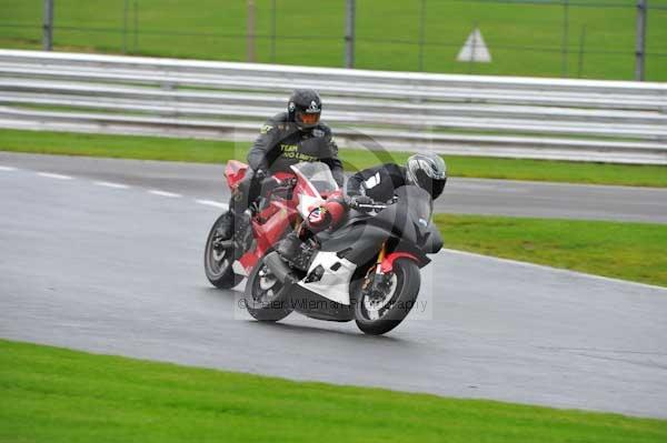 Motorcycle action photographs;Trackday digital images;event digital images;eventdigitalimages;no limits trackday;oulton park;oulton park circuit cheshire;oulton park photographs;peter wileman photography;trackday;trackday photos