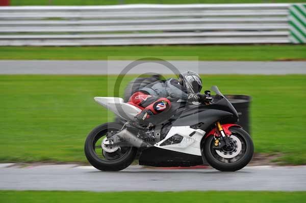 Motorcycle action photographs;Trackday digital images;event digital images;eventdigitalimages;no limits trackday;oulton park;oulton park circuit cheshire;oulton park photographs;peter wileman photography;trackday;trackday photos