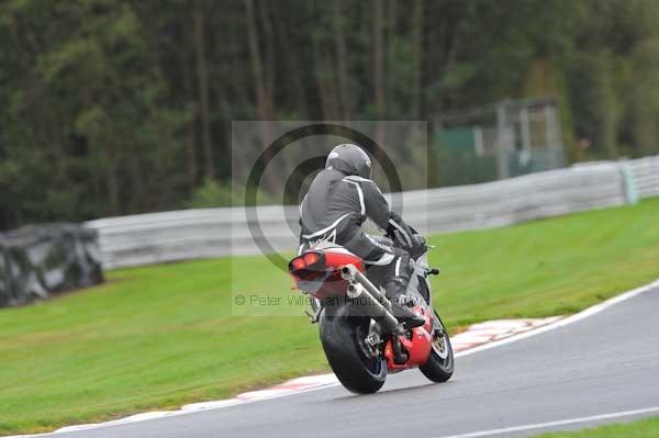 Motorcycle action photographs;Trackday digital images;event digital images;eventdigitalimages;no limits trackday;oulton park;oulton park circuit cheshire;oulton park photographs;peter wileman photography;trackday;trackday photos
