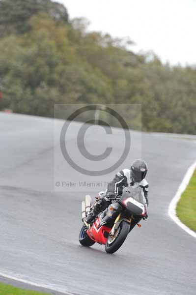 Motorcycle action photographs;Trackday digital images;event digital images;eventdigitalimages;no limits trackday;oulton park;oulton park circuit cheshire;oulton park photographs;peter wileman photography;trackday;trackday photos