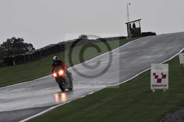 Motorcycle action photographs;Trackday digital images;event digital images;eventdigitalimages;no limits trackday;oulton park;oulton park circuit cheshire;oulton park photographs;peter wileman photography;trackday;trackday photos