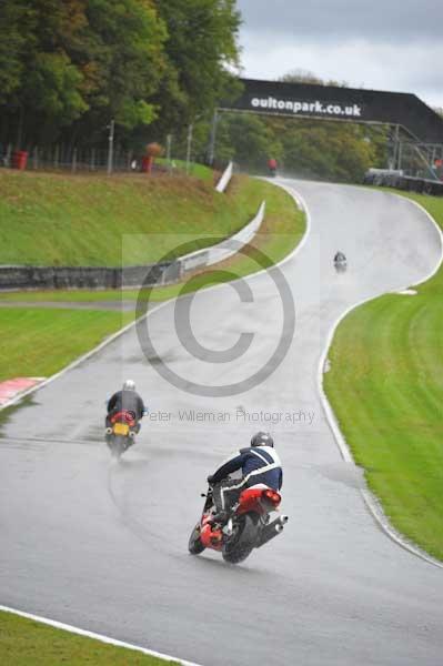 Motorcycle action photographs;Trackday digital images;event digital images;eventdigitalimages;no limits trackday;oulton park;oulton park circuit cheshire;oulton park photographs;peter wileman photography;trackday;trackday photos