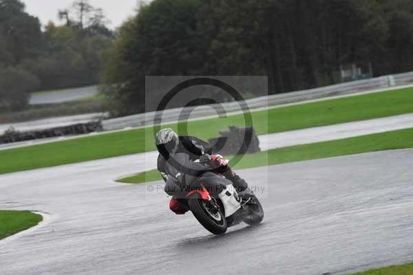 Motorcycle action photographs;Trackday digital images;event digital images;eventdigitalimages;no limits trackday;oulton park;oulton park circuit cheshire;oulton park photographs;peter wileman photography;trackday;trackday photos