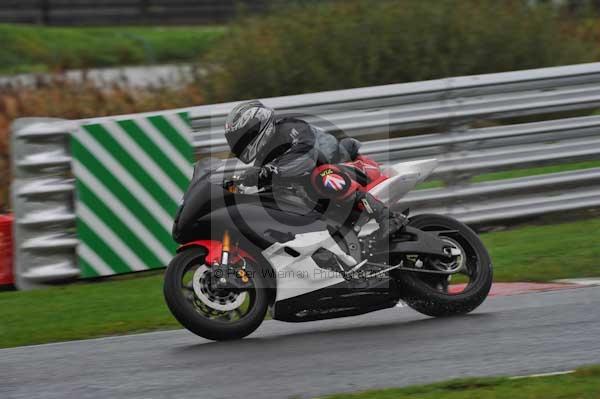 Motorcycle action photographs;Trackday digital images;event digital images;eventdigitalimages;no limits trackday;oulton park;oulton park circuit cheshire;oulton park photographs;peter wileman photography;trackday;trackday photos