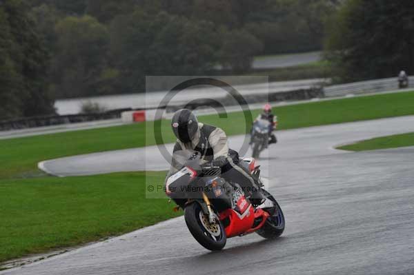 Motorcycle action photographs;Trackday digital images;event digital images;eventdigitalimages;no limits trackday;oulton park;oulton park circuit cheshire;oulton park photographs;peter wileman photography;trackday;trackday photos