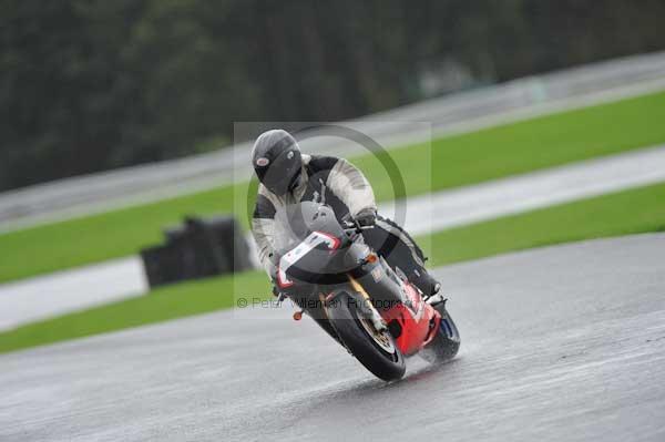 Motorcycle action photographs;Trackday digital images;event digital images;eventdigitalimages;no limits trackday;oulton park;oulton park circuit cheshire;oulton park photographs;peter wileman photography;trackday;trackday photos