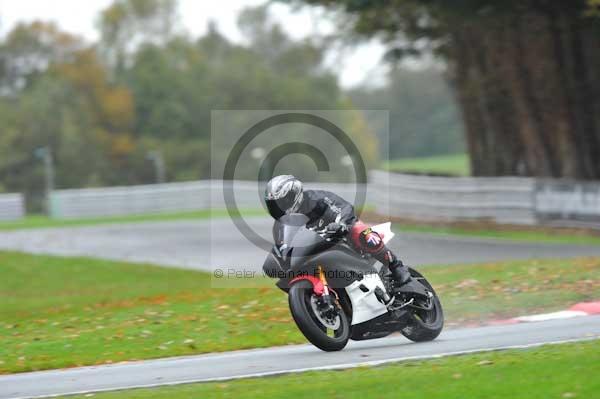 Motorcycle action photographs;Trackday digital images;event digital images;eventdigitalimages;no limits trackday;oulton park;oulton park circuit cheshire;oulton park photographs;peter wileman photography;trackday;trackday photos
