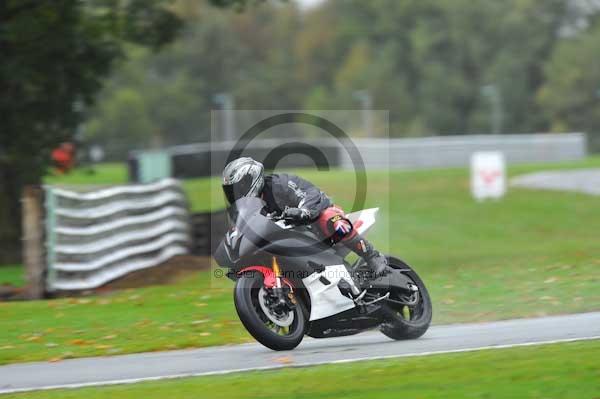 Motorcycle action photographs;Trackday digital images;event digital images;eventdigitalimages;no limits trackday;oulton park;oulton park circuit cheshire;oulton park photographs;peter wileman photography;trackday;trackday photos