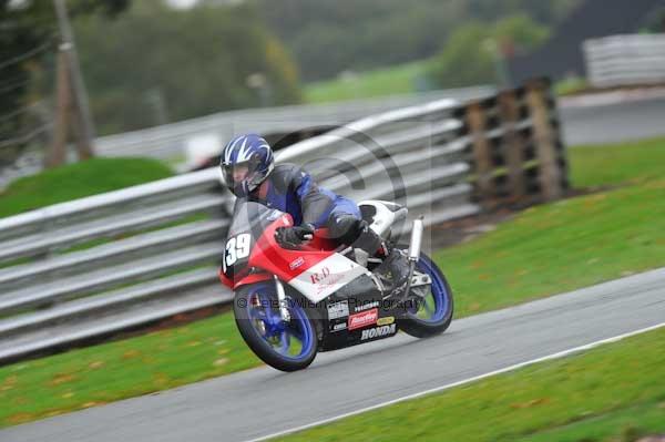 Motorcycle action photographs;Trackday digital images;event digital images;eventdigitalimages;no limits trackday;oulton park;oulton park circuit cheshire;oulton park photographs;peter wileman photography;trackday;trackday photos