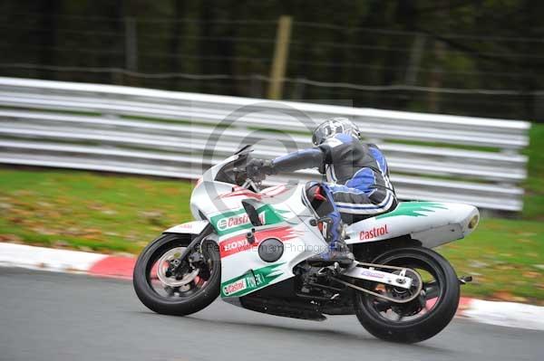 Motorcycle action photographs;Trackday digital images;event digital images;eventdigitalimages;no limits trackday;oulton park;oulton park circuit cheshire;oulton park photographs;peter wileman photography;trackday;trackday photos