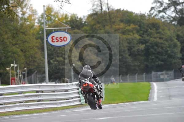 Motorcycle action photographs;Trackday digital images;event digital images;eventdigitalimages;no limits trackday;oulton park;oulton park circuit cheshire;oulton park photographs;peter wileman photography;trackday;trackday photos