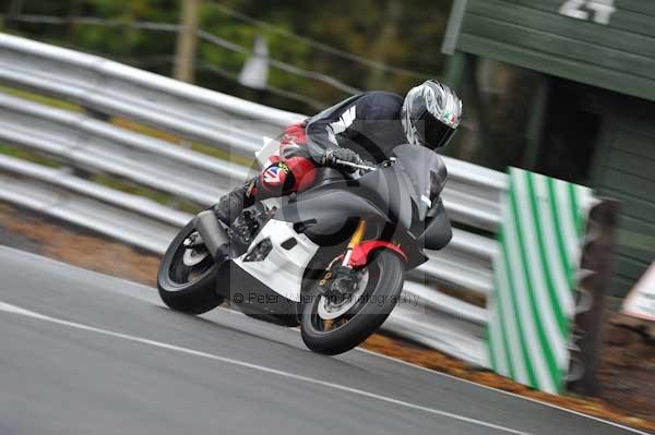 Motorcycle action photographs;Trackday digital images;event digital images;eventdigitalimages;no limits trackday;oulton park;oulton park circuit cheshire;oulton park photographs;peter wileman photography;trackday;trackday photos