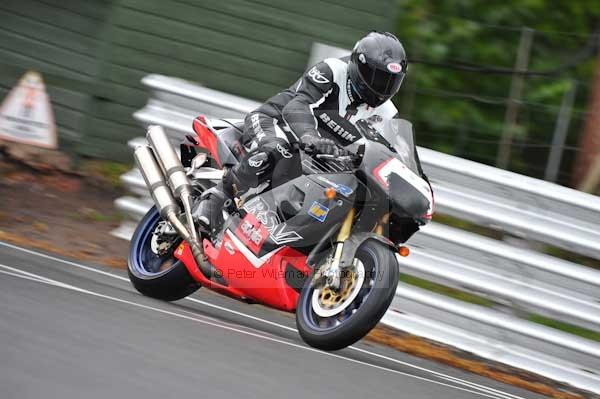 Motorcycle action photographs;Trackday digital images;event digital images;eventdigitalimages;no limits trackday;oulton park;oulton park circuit cheshire;oulton park photographs;peter wileman photography;trackday;trackday photos