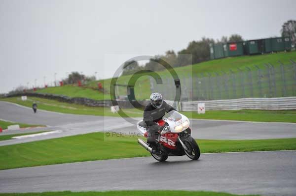 Motorcycle action photographs;Trackday digital images;event digital images;eventdigitalimages;no limits trackday;oulton park;oulton park circuit cheshire;oulton park photographs;peter wileman photography;trackday;trackday photos
