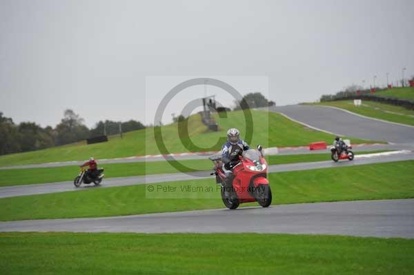 Motorcycle action photographs;Trackday digital images;event digital images;eventdigitalimages;no limits trackday;oulton park;oulton park circuit cheshire;oulton park photographs;peter wileman photography;trackday;trackday photos