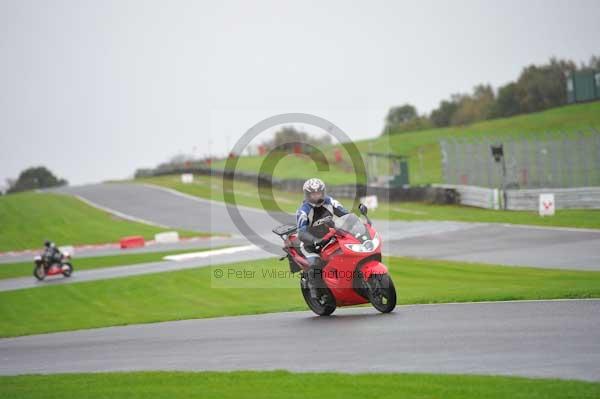 Motorcycle action photographs;Trackday digital images;event digital images;eventdigitalimages;no limits trackday;oulton park;oulton park circuit cheshire;oulton park photographs;peter wileman photography;trackday;trackday photos