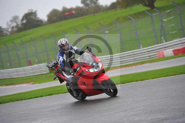 Motorcycle action photographs;Trackday digital images;event digital images;eventdigitalimages;no limits trackday;oulton park;oulton park circuit cheshire;oulton park photographs;peter wileman photography;trackday;trackday photos