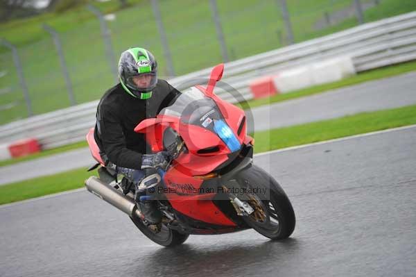 Motorcycle action photographs;Trackday digital images;event digital images;eventdigitalimages;no limits trackday;oulton park;oulton park circuit cheshire;oulton park photographs;peter wileman photography;trackday;trackday photos