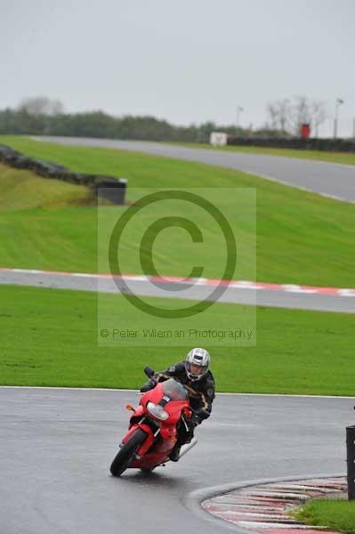 Motorcycle action photographs;Trackday digital images;event digital images;eventdigitalimages;no limits trackday;oulton park;oulton park circuit cheshire;oulton park photographs;peter wileman photography;trackday;trackday photos