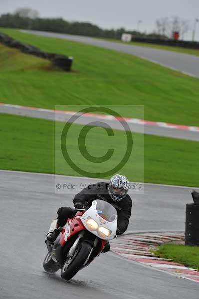 Motorcycle action photographs;Trackday digital images;event digital images;eventdigitalimages;no limits trackday;oulton park;oulton park circuit cheshire;oulton park photographs;peter wileman photography;trackday;trackday photos