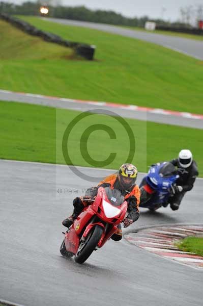 Motorcycle action photographs;Trackday digital images;event digital images;eventdigitalimages;no limits trackday;oulton park;oulton park circuit cheshire;oulton park photographs;peter wileman photography;trackday;trackday photos