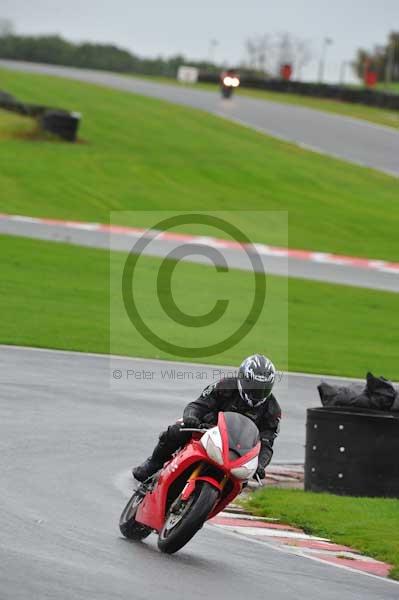 Motorcycle action photographs;Trackday digital images;event digital images;eventdigitalimages;no limits trackday;oulton park;oulton park circuit cheshire;oulton park photographs;peter wileman photography;trackday;trackday photos