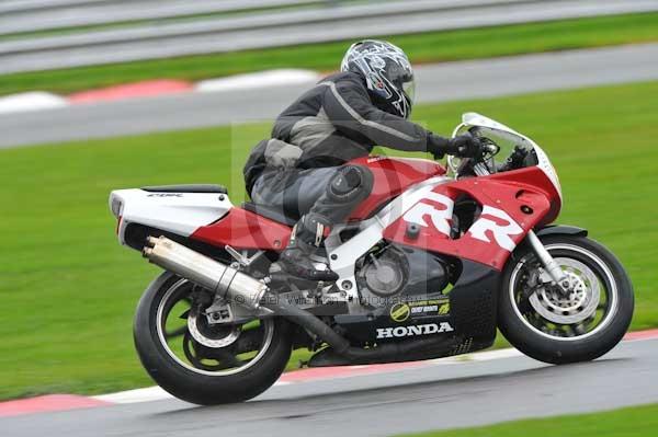 Motorcycle action photographs;Trackday digital images;event digital images;eventdigitalimages;no limits trackday;oulton park;oulton park circuit cheshire;oulton park photographs;peter wileman photography;trackday;trackday photos