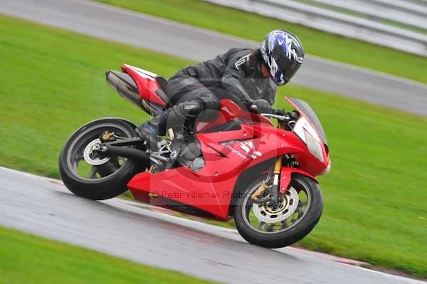 Motorcycle action photographs;Trackday digital images;event digital images;eventdigitalimages;no limits trackday;oulton park;oulton park circuit cheshire;oulton park photographs;peter wileman photography;trackday;trackday photos