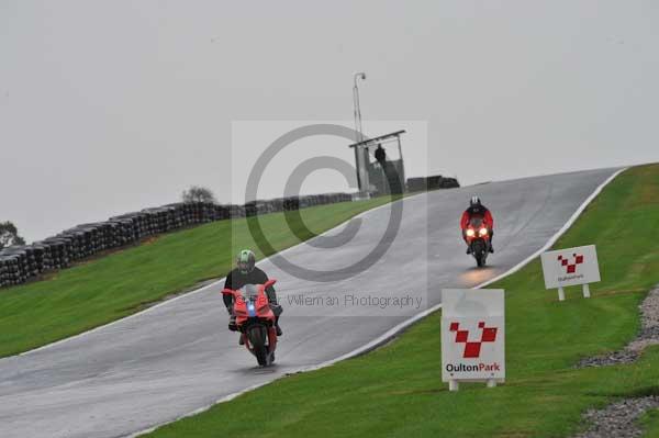Motorcycle action photographs;Trackday digital images;event digital images;eventdigitalimages;no limits trackday;oulton park;oulton park circuit cheshire;oulton park photographs;peter wileman photography;trackday;trackday photos