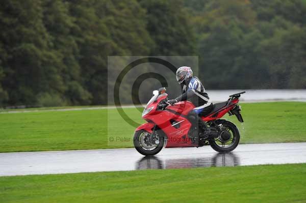 Motorcycle action photographs;Trackday digital images;event digital images;eventdigitalimages;no limits trackday;oulton park;oulton park circuit cheshire;oulton park photographs;peter wileman photography;trackday;trackday photos
