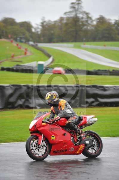 Motorcycle action photographs;Trackday digital images;event digital images;eventdigitalimages;no limits trackday;oulton park;oulton park circuit cheshire;oulton park photographs;peter wileman photography;trackday;trackday photos