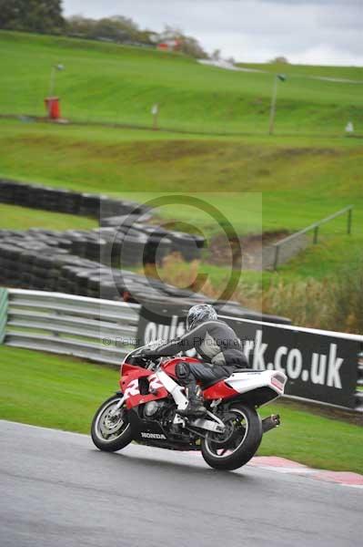 Motorcycle action photographs;Trackday digital images;event digital images;eventdigitalimages;no limits trackday;oulton park;oulton park circuit cheshire;oulton park photographs;peter wileman photography;trackday;trackday photos