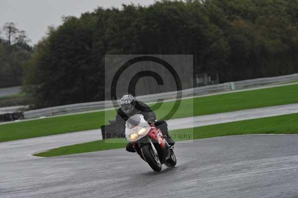 Motorcycle action photographs;Trackday digital images;event digital images;eventdigitalimages;no limits trackday;oulton park;oulton park circuit cheshire;oulton park photographs;peter wileman photography;trackday;trackday photos